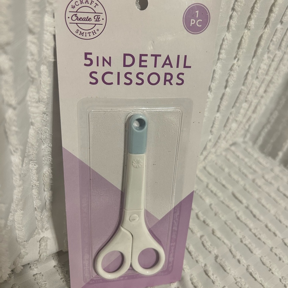 5in Detail Scissors with White‎ and Blue Handle